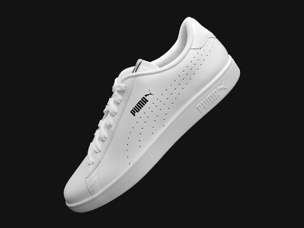 Puma Smash v2 Leather branco — vista 3/4